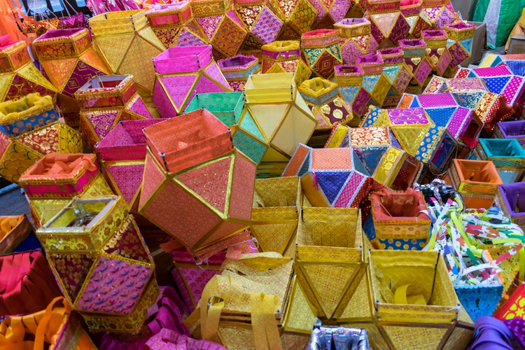 Cultural Items & Gifts